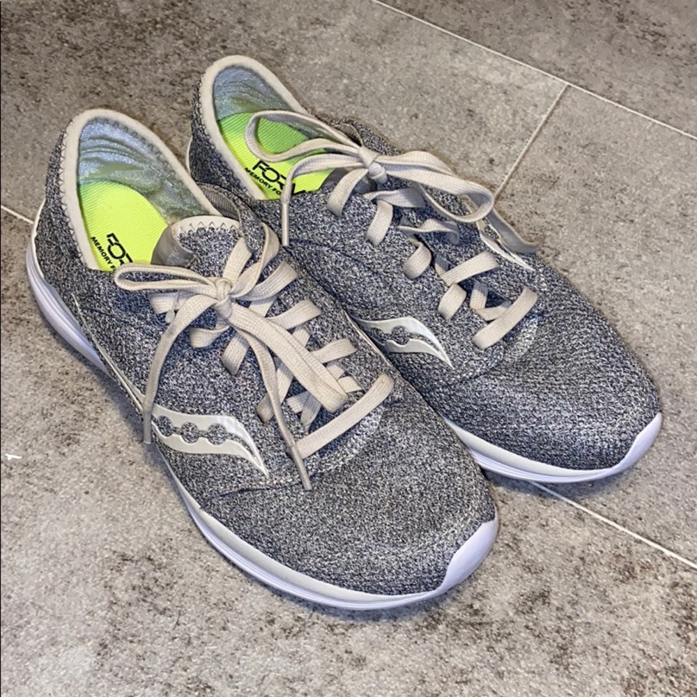 Saucony Form2U tennis shoe